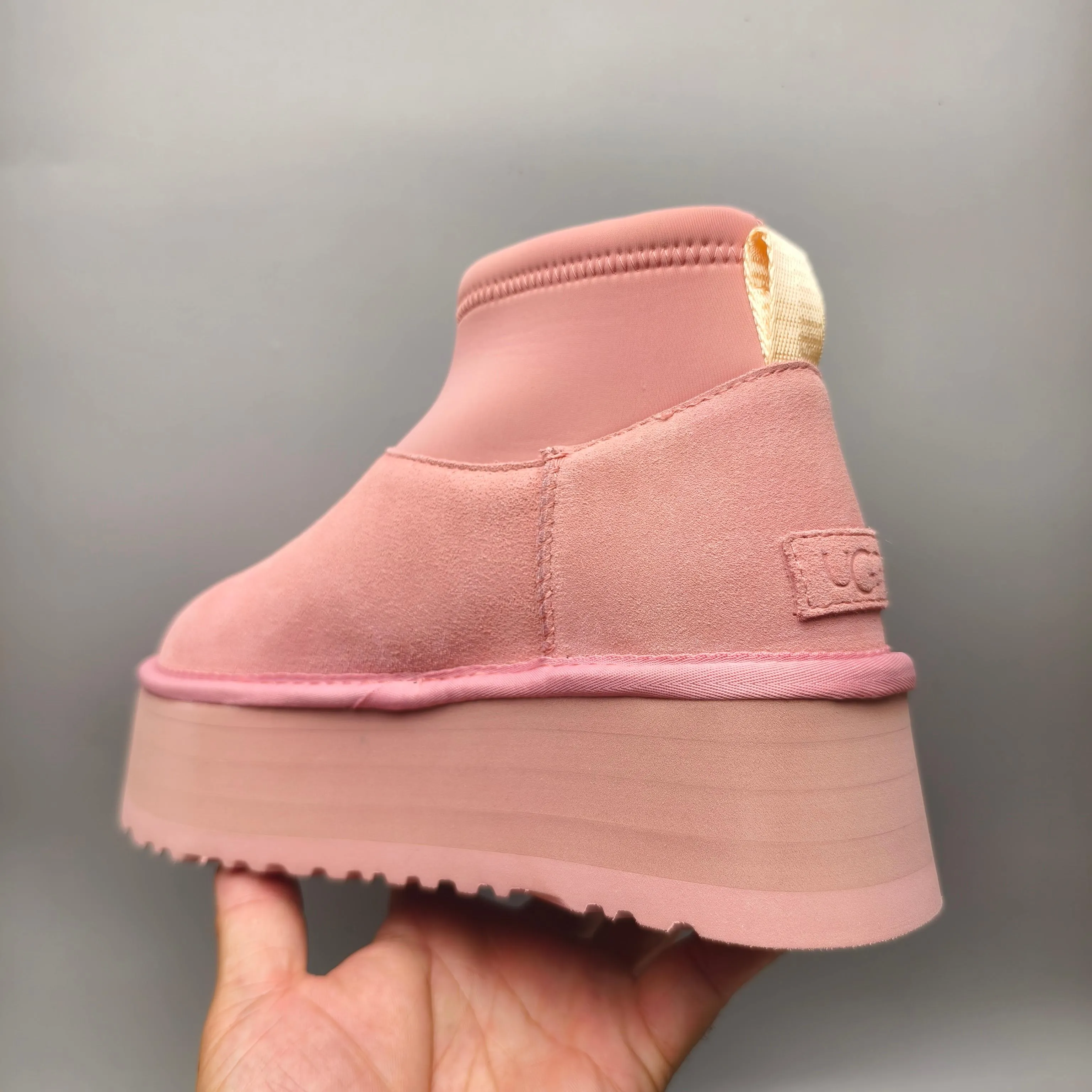 💰640 UGG sheepskin all-in-one snow boots 8990 thick-soled knitted wool socks, fashionable women's style, color: pink, matching size: 35-40
